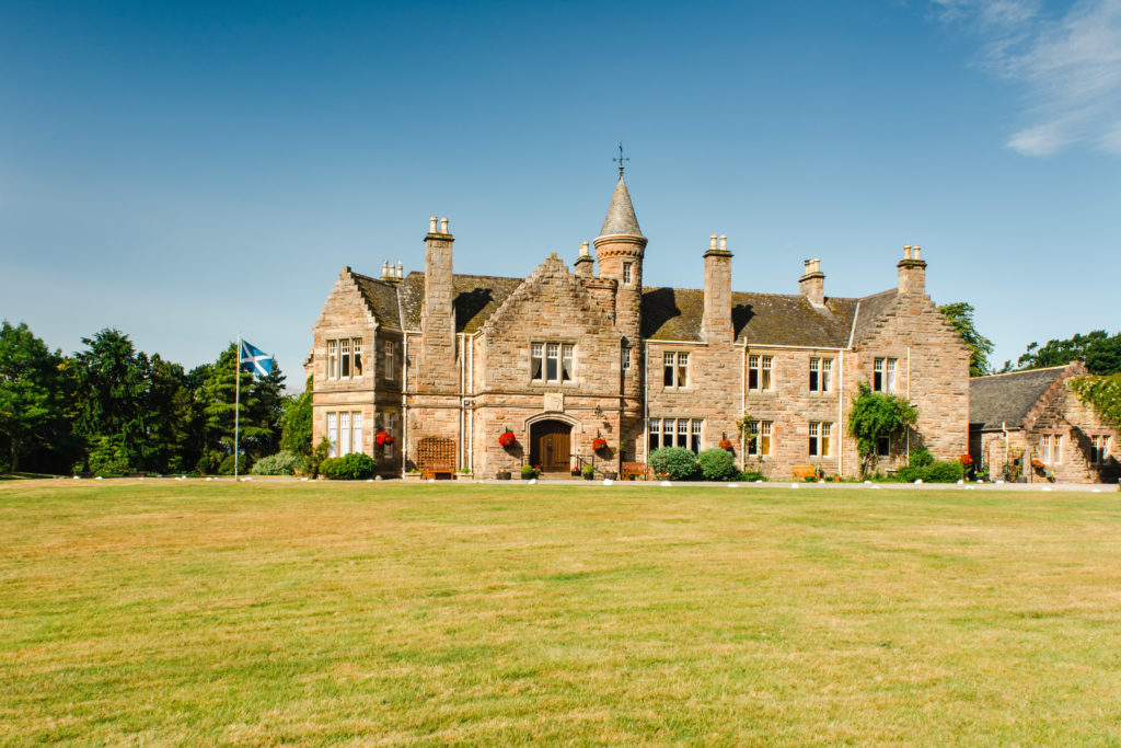 Baronial Mansion - villas for golf
