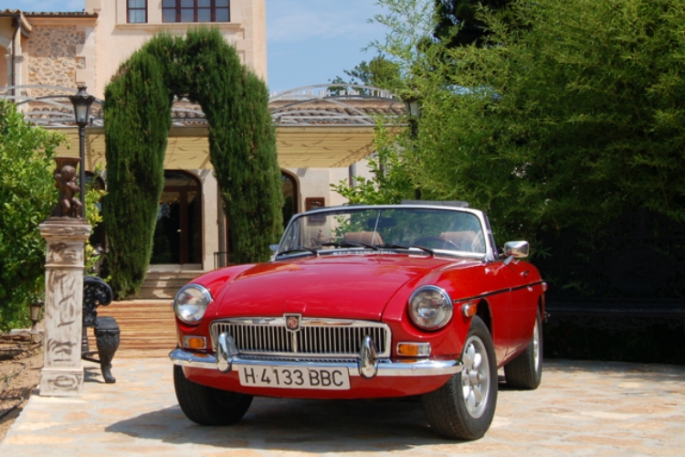 Group Activities in Mallorca | Image of Classic Car