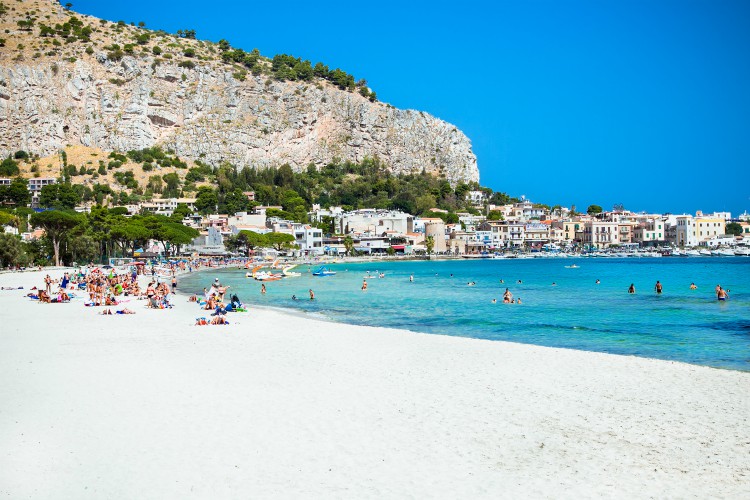 the-best-7-beaches-in-southern-italy-oliver-s-travels