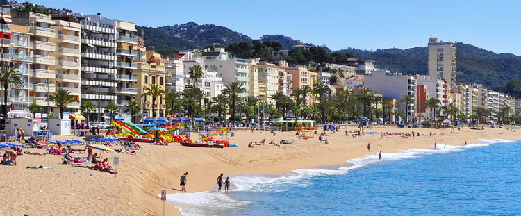 9 Of The Best Beaches In Costa Brava | Oliver's Travels