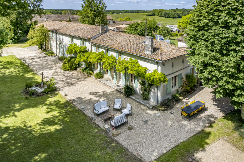 Maison du Vin - villas in France with a vineyard