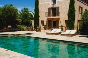 Les Cigales - villas with swimming pools in France