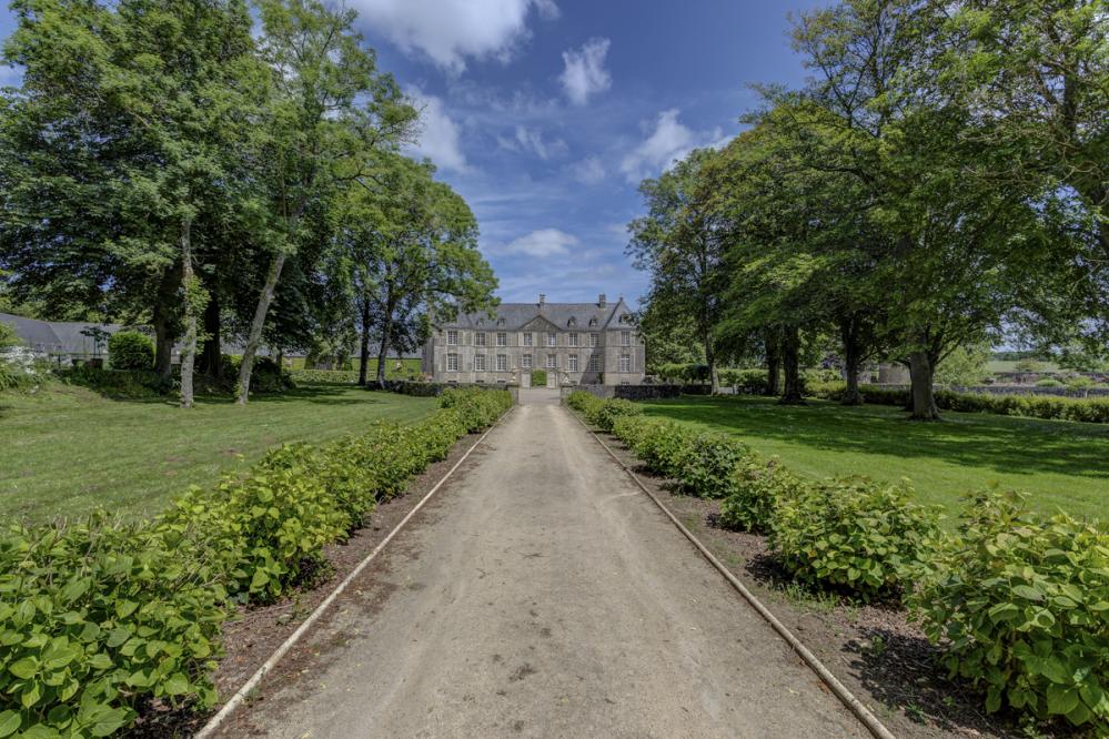 Calendrier Petanque Calvados 2023 Chateau Les Douves, Normandy | Oliver's Travels