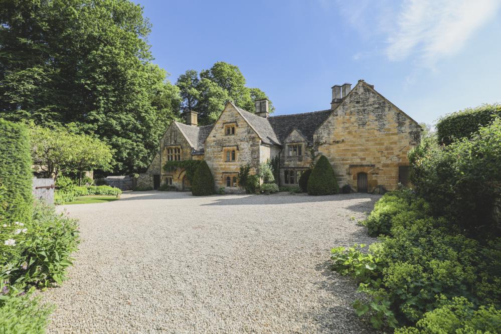 Cotswold Manor Estate Cotswolds Oliver S Travels   Crop 9999 666 Cotswold Manor Cotswold Olivers Travel 1 01 