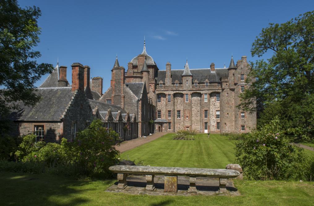 Timeless Castle, Scotland | Oliver's Travels